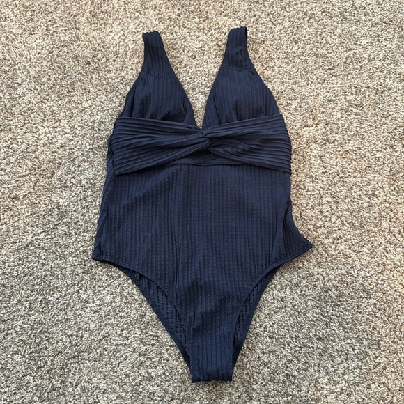 Cupshe Navy Ginger Ribbed & Ruched One Piece Swimsuit Women's Size Large NWT - Picture 1 of 7